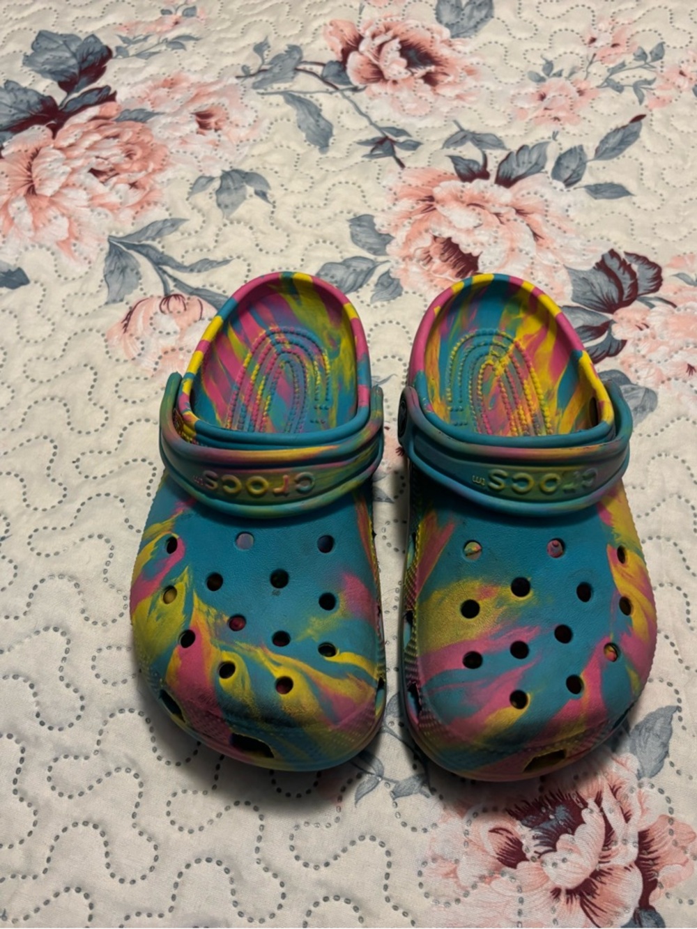 CROCS Kids Tie-Dye Clogs in Blue, Yellow & Pink rainbow